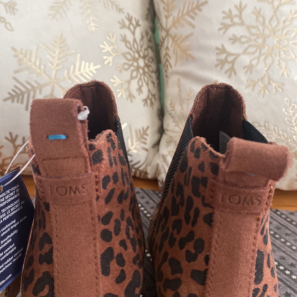 TOMS Kelsey Suede Ankle Bootie Wedge, Dark Ember Leopard Print, Size 7 - Picture 9 of 12